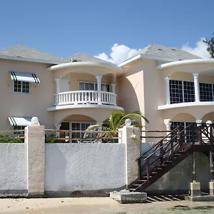  Holiday home Triplets On The Bay Jamaica